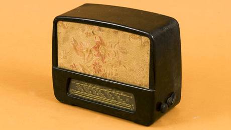 Výstava ukazuje staré elektronkové televizory, rádia nebo poítae. Na nich si návtvníci dokonce mohou zahrát i první podobu herních trhák jako Tetris i Pacman.