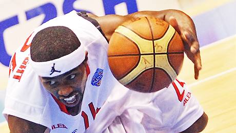 Derek Wright, basketbalista Pardubic