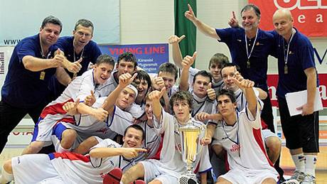 etí basketbalisté do 16 let se radují z vítzství v divizi B mistrovství Evropy