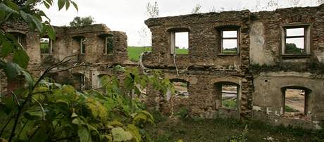 Ruina zámku v Kostelní Bíze (27.8.2010)