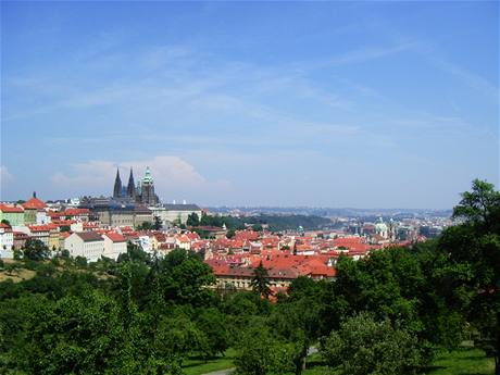 Radnice Prahy 1 nabízí dlouhodobým nájemníkm k odkupu pt stovek byt. Pravidla prodeje jsou stejná, jako ped osmi lety. (Ilustraní snímek)