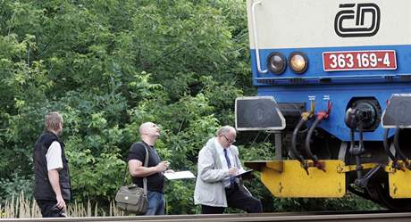 Vyetování sebevrad pod koly vlaku není bohuel v Pardubicích niím výjimeným. Foto z roku 2010.