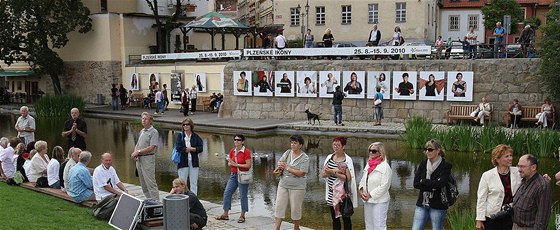 Vernisá výstavy snímk Herberta Slavíka Plzeské ikony