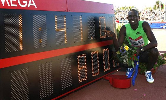 Keský bec David Rudisha na mítinku v italském Rieti vylepil týden starý vlastní svtový rekord na 800 metr dlouhé trati.