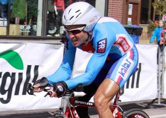 ZA TITULEM. Handicapovaný cyklista Jií Jeek získal na MS v Kanad titul v asovce.