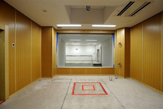 Japonská popraví místnost s erven oznaeným propadlitm uprosted (27. srpna 2010)