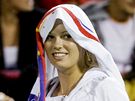 Tenistka Caroline Wozniack se ped detm chrnila runkem.