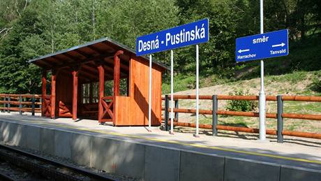 V nové zastávce Desná - Pustinská zastavil vlak poprvé 20. srpna v 10. 34 hodin. V nové zastávce Desná - Pustinská zastavil vlak poprvé 20. srpna v 10. 34 hodin.