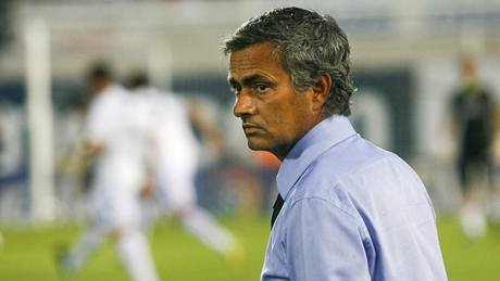 Nový kou Realu Madrid José Mourinho ped svou ligovou premiérou na lavice panlského klubu.