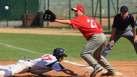 esko v. Rusko do 21. let na baseballovém ampionátu v Brn