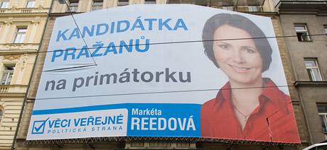 Volebn billboard kandidtky Vc veejnch na primtora Markty Reedov.
