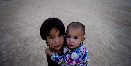 Obchodníci s dtmi verbují mladé chlapce pro baabazi na ulicích afghánských mst. Ilustraní foto
