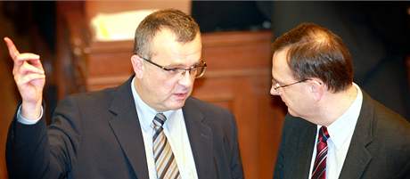 Petr Neas je odprcem velkých koalic, ale Kalouskv apel odmítá s tím, e jiná strana nemá do povolebních jednání ODS co mluvit.