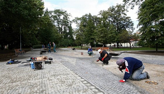 Z námstí Svobody ve Vsetín zmizí betonové plochy. Podobné úpravy se nedávno dokal park v Kromíi. Ilustraní foto.