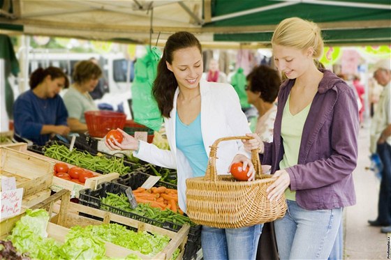 Iniciátoi farmáských trh se obávají konkurence supermarket, vedení msta ale ví, e si své zákazníky najdou.