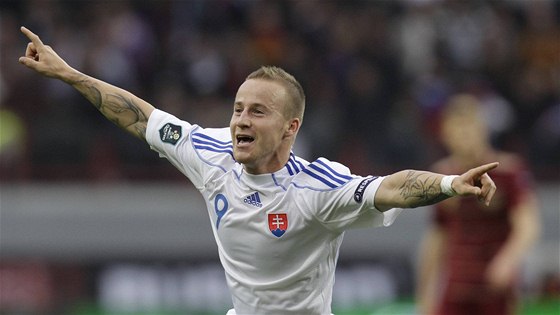 SLOVENSKÁ RADOST. Slovenský fotbalista Miroslav Stoch se raduje z gólu.