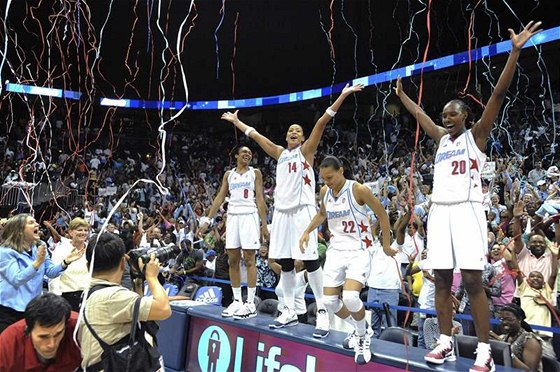 Hráky z Atlanty Dream se radují z postupu do finále WNBA