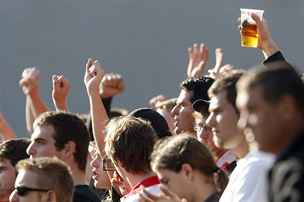 Zápas Slavie proti Pardubicím 1. záí 2010 na fotbalovém stadionu Pod Vinicí sledovaly zhruba ti tisíce lidí