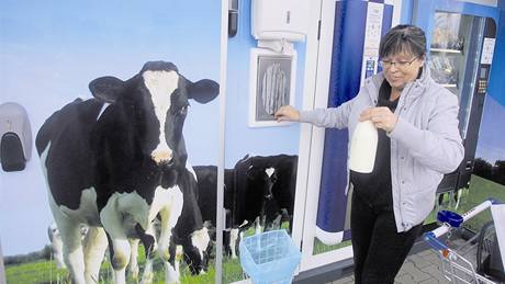 První automat na mléko v jihoeském kraji zaal fungovat ped budjovickým Teskem. 