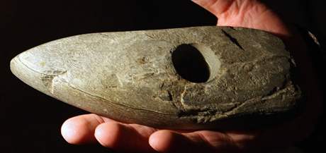 Turnovsk muzeum disponuje archeologickmi nlezy dokumentujcmi pravkou tbu hornin na Jablonecku.