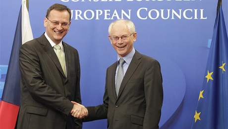 eský premiér Petr Neas se v Bruselu seel s prezidentem EU Hermanem Van Rompuyem (17. záí 2010)