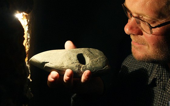 Turnovské muzeum disponuje archeologickými nálezy dokumentujícími pravkou tbu hornin na Jablonecku.