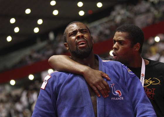 JÁ ML VYHRÁT. Teddy Riner je zklamaný výsledkem finále. Podle nj ml mistrovský titul získat on.