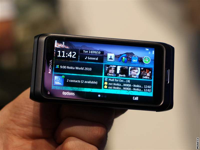 Nokia E7 na veletrhu Nokia World