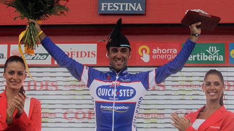 Španěl Carlos Barredo Llamazales si užívá etapové vítězství na cyklistické Vueltě. Španěl Carlos Barredo Llamazales si užívá etapové vítězství na cyklistické Vueltě.