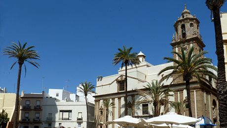Iglesia de Santiago. Jeden z mnoha kostel ve starém Cádizu.