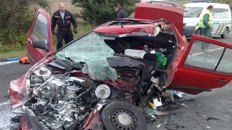 Při nehodě na R7 u Lotouše nedaleko Slaného se zranili tři lidé (17.9. 2010) Při nehodě na R7 u Lotouše nedaleko Slaného se zranili tři lidé (17.9. 2010)