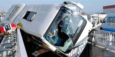 Nehoda autobusu s eskými turisty v Turecku (23. záí 2010)