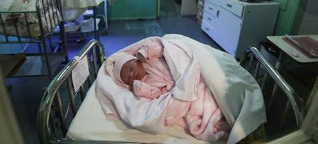 Esperanza Ticonov, dcera zavalenho hornka z dolu v San Jos, se narodila v ter 14. z (15. z 2010) 