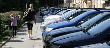Na eení palivého problému s parkováním si obyvatelé Havíova musejí jet pokat. Stejn jako na vytouený obchvat. Ilustraní foto