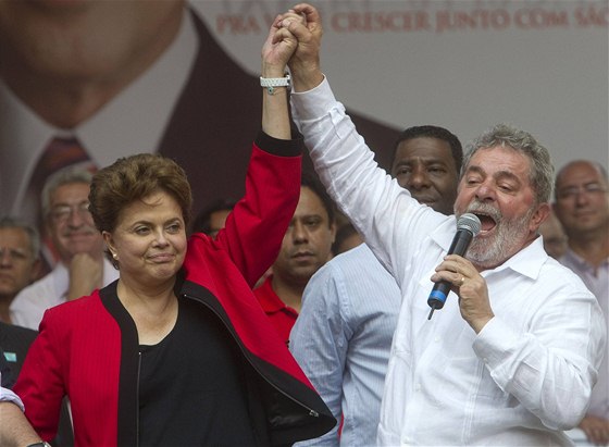 Brazilský prezident Lula da Silva (vpravo) a jeho favorizovaná nástupkyn Dilma Rouseffová