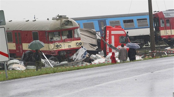 Nehoda ve Valov na Bruntálsku,kde idi chorvatského kamionu vjel na elezniní pejezd,kdy zrovna projídl vlak