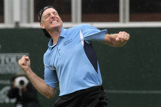 tyicetiletý Jim Furyk letos vyhrál ti turnaje PGA Tour a stal se vítzem sezony. V nedli si odnesl prémii za vítzství na turnaji Tour Championship (1,35 mil. dolar) i za zisk FedEx Cupu (deset milion).