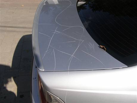 Ponien BMW po toku vandala v Buovicch