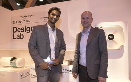 Vtz Peter Alwin z Indie a Henrik Ott, viceprezident globlnho designu Electroluxu