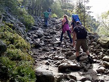 Cesta z parkovit na Preikestolen