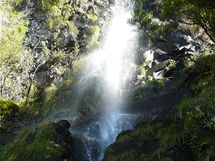 PODMANIV PRODA v horch ostrova Madeira. Podobn vodopd na trch nen vjimkou.
