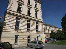 Nynější vzhled takzvané budovy Františka Josefa, která je ikonou olomoucké fakultní nemocnice. Nynější vzhled takzvané budovy Františka Josefa, která je ikonou olomoucké fakultní nemocnice.