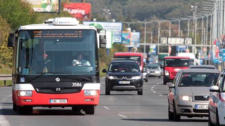 Autobus linky 125 na Jiní spojce.