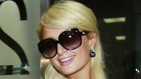 Paris Hiltonová piletla do Japonska propagovat svou vlastní módní znaku