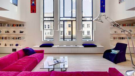V slavné londýnské čtvrti Notting Hill vyrostl v odsvěceném kostele luxusní... V slavné londýnské čtvrti Notting Hill vyrostl v odsvěceném kostele luxusní...