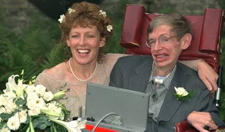 Stephen Hawking se svou druhou enou Elaine. Manelstv mlo do idylky daleko, postupem asu se stal jejm otlouknkem