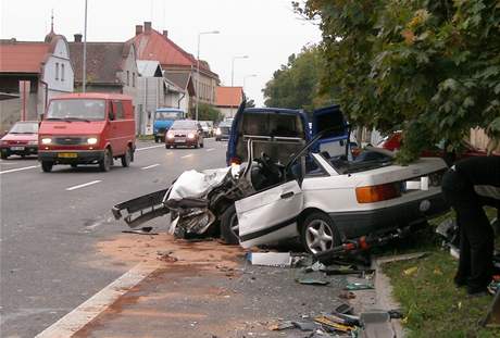 astou píinou nehod idi na Jihlavsku je velká rychlost i jízda neodpovídající stavu vozovky. Ilustraní foto
