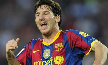 GL PO NVRATU. Lionel Messi, tonk Barcelony, se po zrann vrtil do zkladn sestavy a hned skroval.