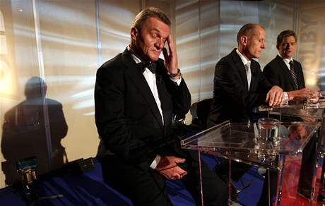 Kandidáti na praského primátora se seli v televizní debat eské televize.