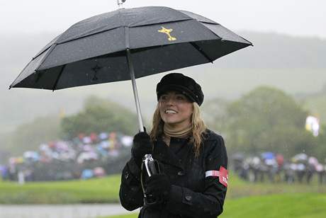 Prvn kolo Ryder Cupu 2010 - Amy Mickelsonov, manelka hre americkho tmu.